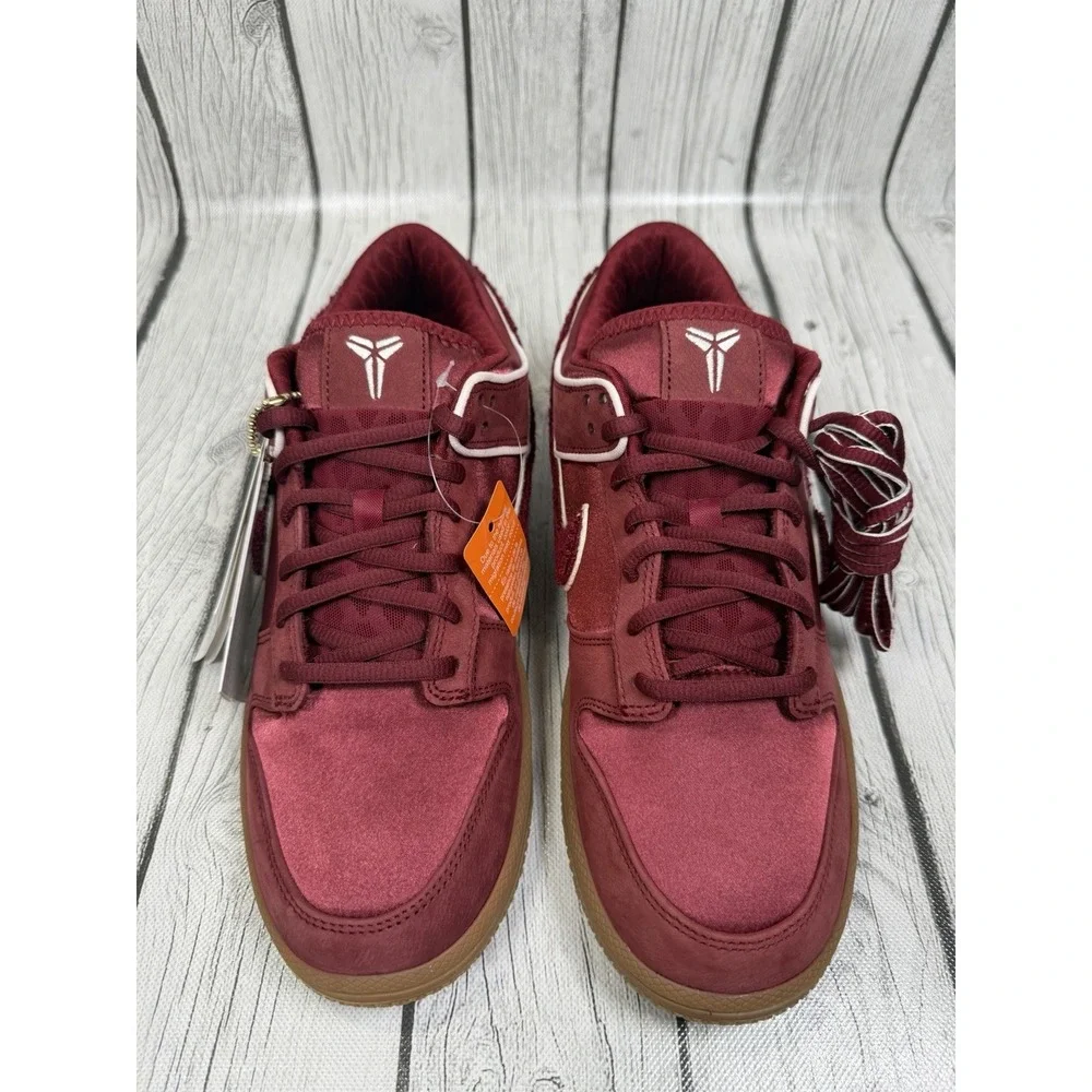 Kobe Bryant × Nike Dunk Low Protro 'Team Red' 'Lower Merion Away' Size 9M